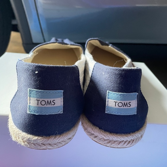 TOMS Dark Blue Canvas Slip-Ons Size 10 Brand New - Picture 2 of 5